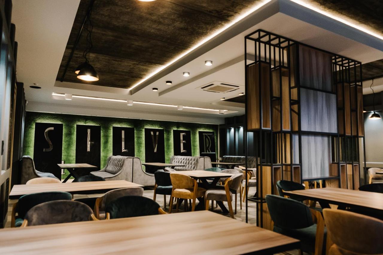 Готельно-Рестораний Комплекс Silver Ivano-Frankivsk Ngoại thất bức ảnh
